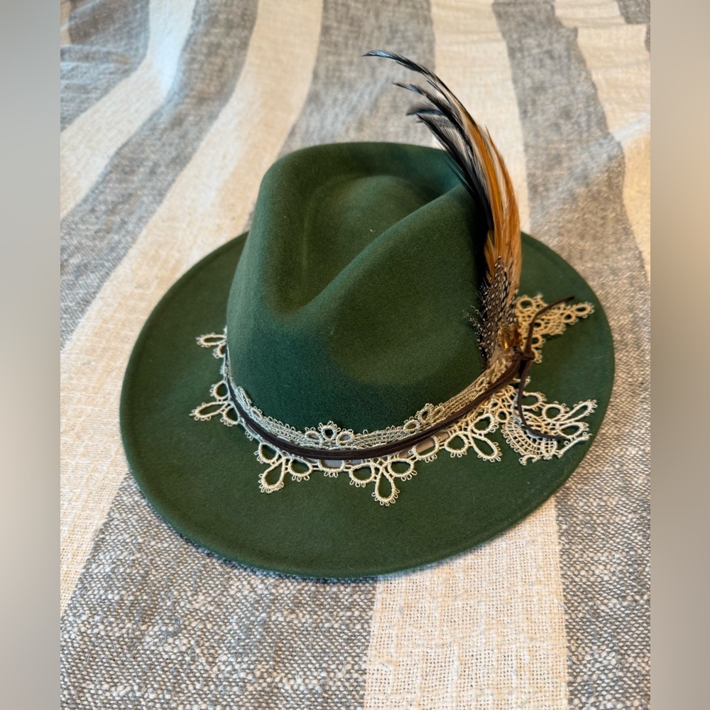 Crazy Train Green 100% Wool Women’s Cowboy Hat with Feathers, lace, horse pin